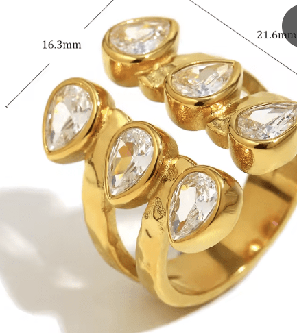 Lauryn Diams Golden Ring